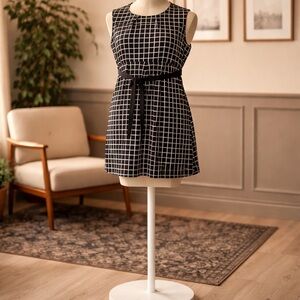 Motherhood Maternity Black and White Grid Pattern Top